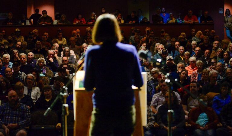 Democrats dive into GOP districts, accusing Republicans of avoiding constituents Democrats dive into GOP districts, accusing Republicans of avoiding constituents