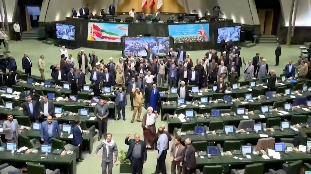 Iranian lawmakers chanting 