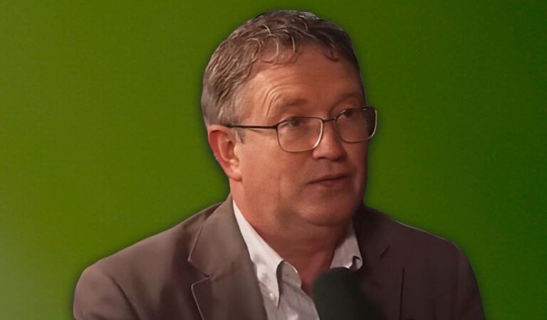 WATCH: Pro-Trump Super PAC Releases $1 Million Ad Targeting Rep. Thomas Massie WATCH: Pro-Trump Super PAC Releases $1 Million Ad Targeting Rep. Thomas Massie