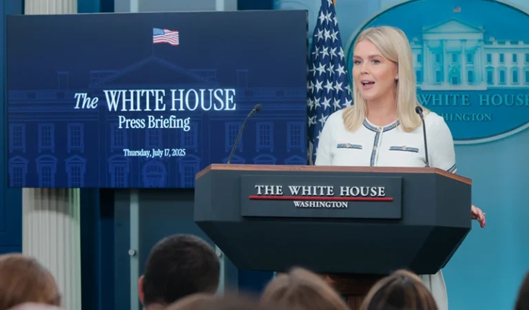 Leavitt: Trump diagnosed with chronic condition after swelling in legs, hand bruising Leavitt: Trump diagnosed with chronic condition after swelling in legs, hand bruising
