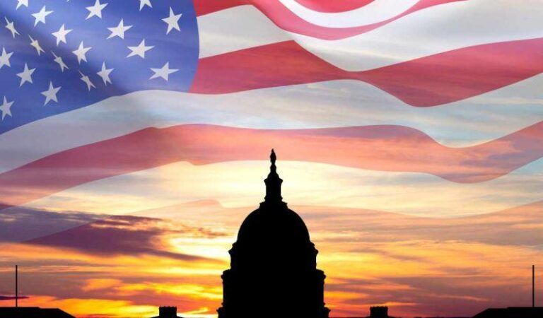 US Senator Pushes Crypto Tax Bill With $300 De Minimis Threshold