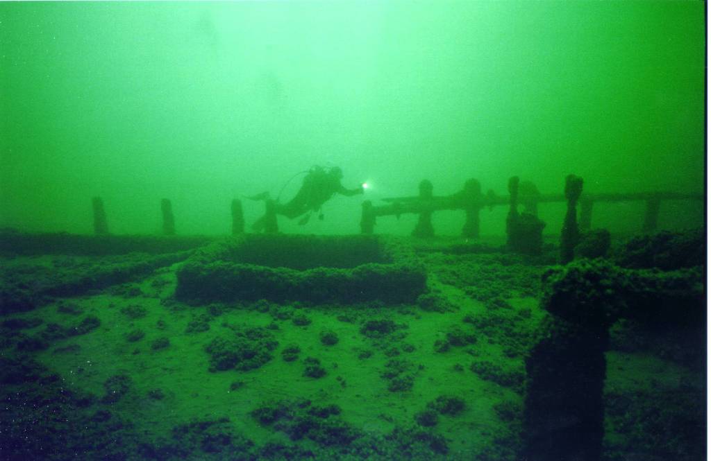 Scuba
</p>
<p><a class=