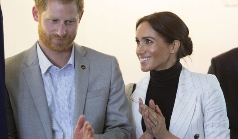 ‘I Heard You Elected a King’ — Could Someone Please Deport This Guy?