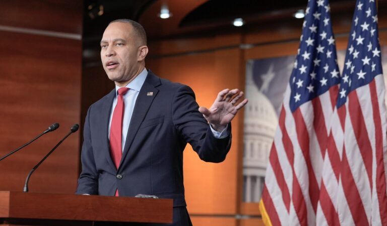 Jeffries rejects full-year DHS funding without ICE reforms: ‘Hard no’