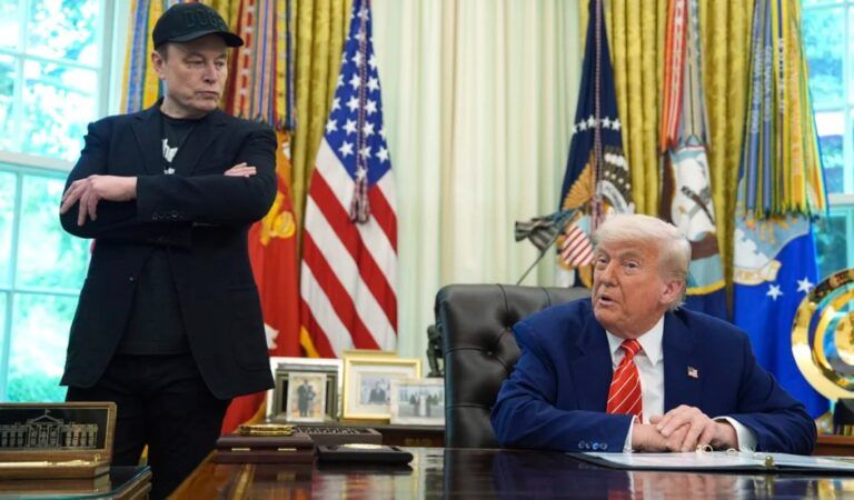 Musk offer to pay TSA officers poses ‘great legal challenges,’ White House says