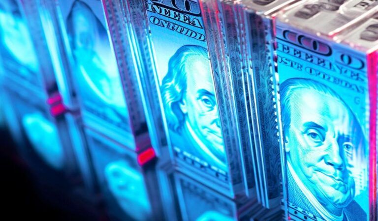 Billionaire Jeffrey Gundlach Issues Stock Market Warning, Says One Commodity Presents ‘Very Good Opportunity’