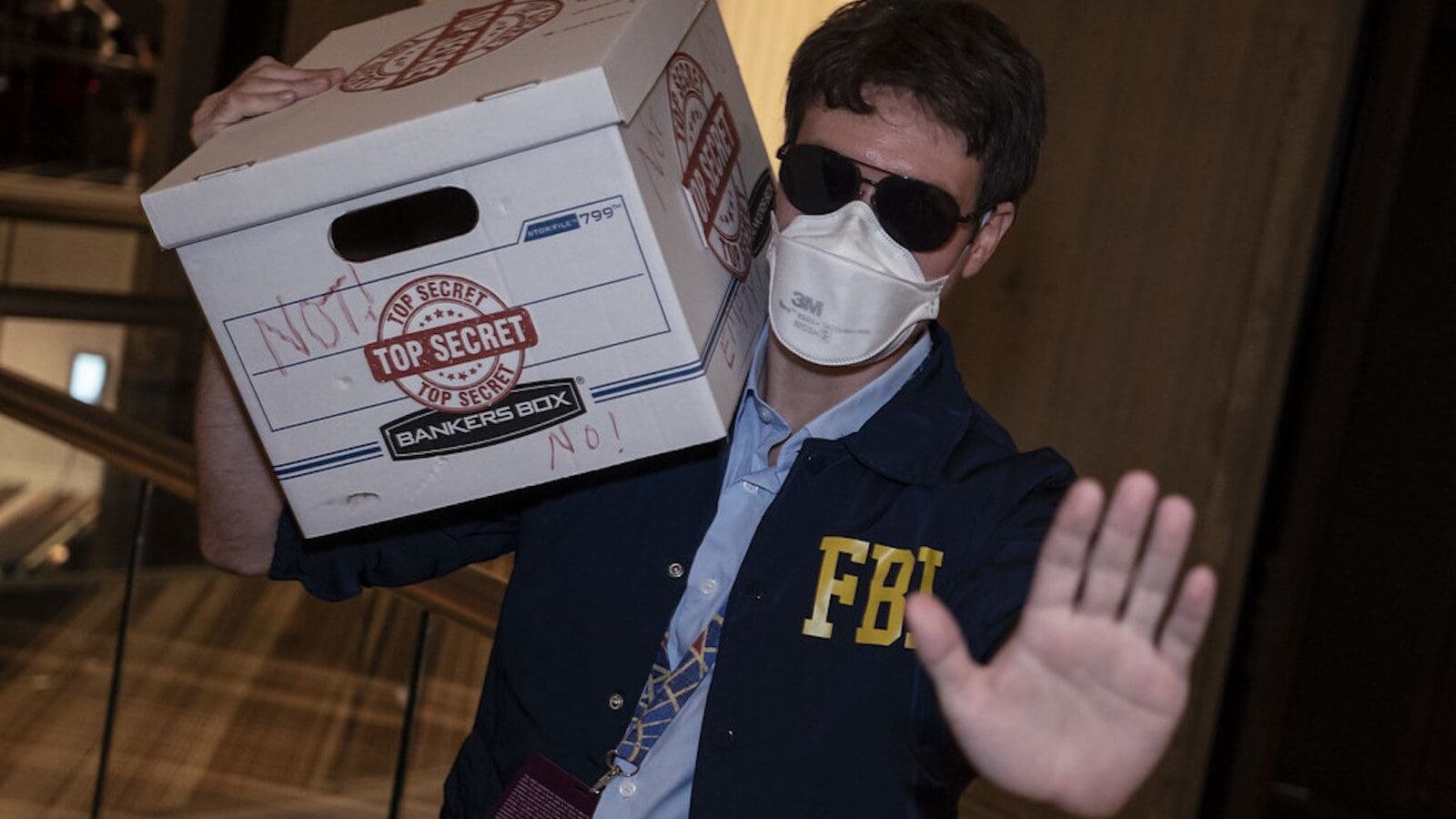 Rights-safe source photo of FBI agents outside Mar-a-Lago during the Trump records raid fight
