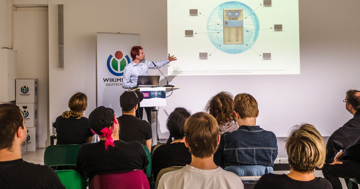 Ethereum presentation before a live audience at EnthusiastiCon 2015