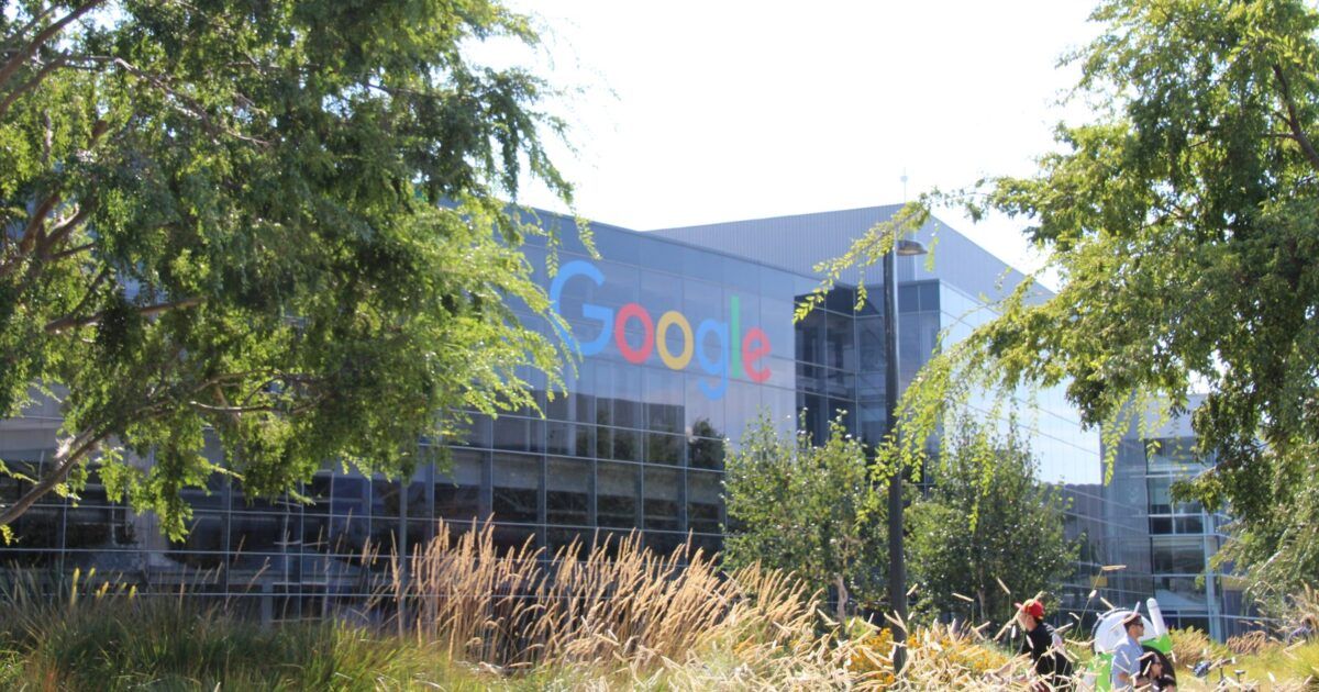 Outside Google's headquarters in Mountain View for a ProCoinNews article about the Edel Finance tokenized Google-stock exploit.