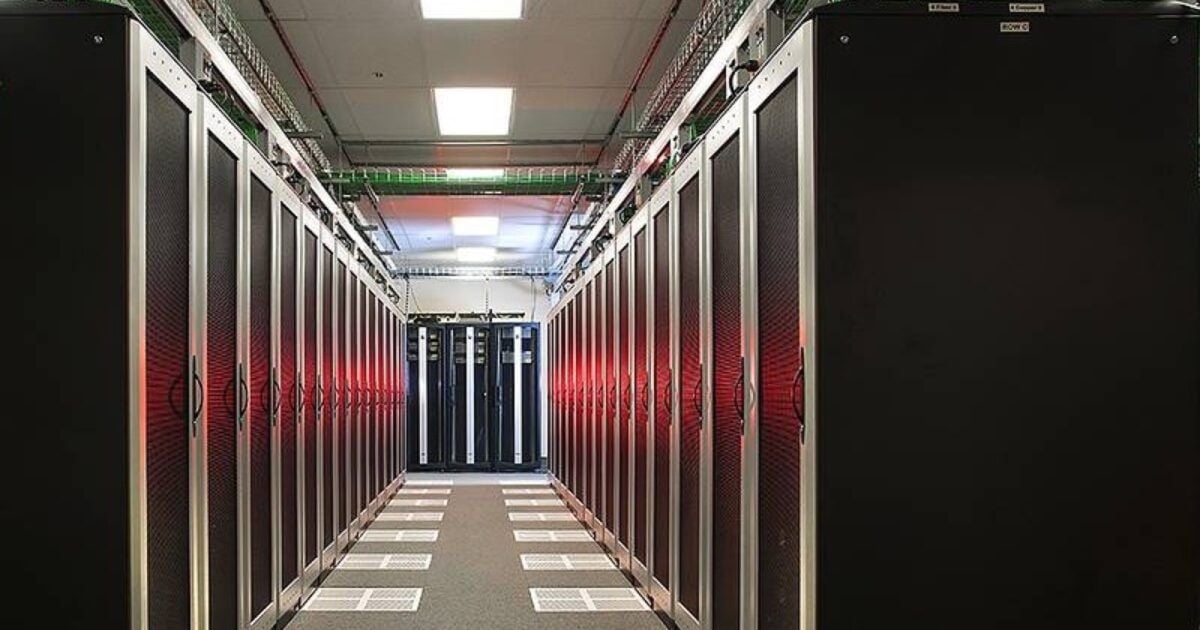 Server racks illustrating validator infrastructure during the Solflare staking outage